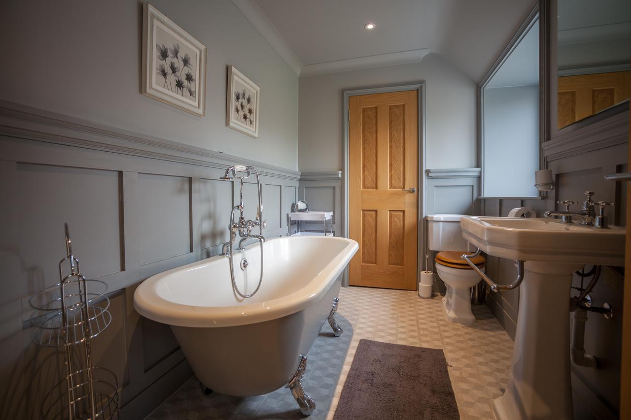 Ludlow - Linnet House - Well Presented Townhouse With Parking - Perfect Location For Exploring On Foot, Sleeps Up To 8 Guests - Hosted By Rentmyhouse Luaran gambar