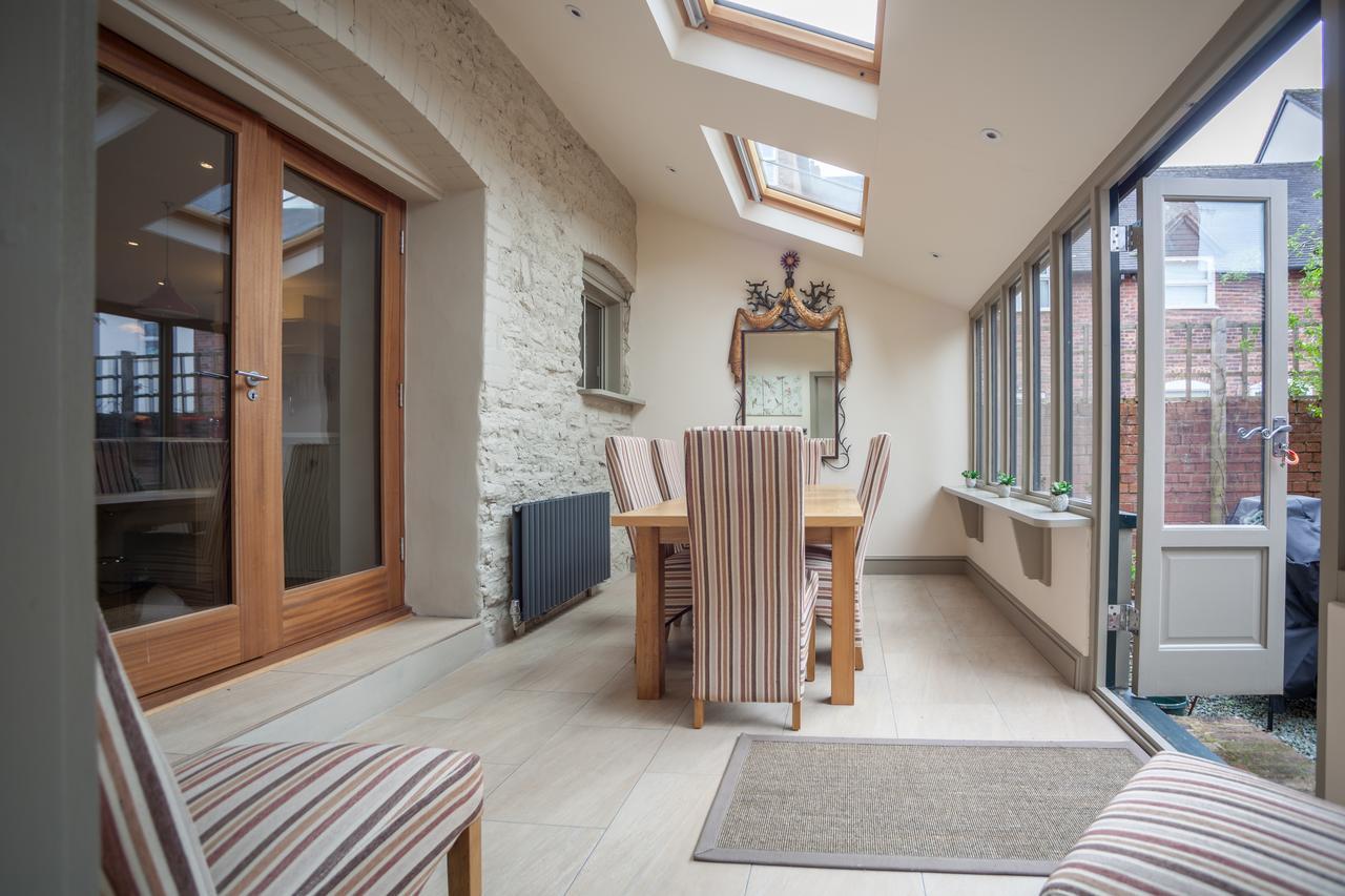 Ludlow - Linnet House - Well Presented Townhouse With Parking - Perfect Location For Exploring On Foot, Sleeps Up To 8 Guests - Hosted By Rentmyhouse Luaran gambar